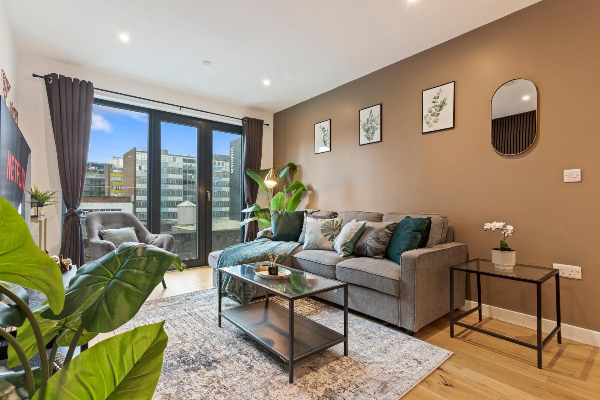 Shanti Suite - 2Bed 2Bath City Centre - Wifi - Netflix- Parking- Modern- Perfect For Family, Contractors, Leisure, Business By Shanti Nights Birmingam Exterior foto