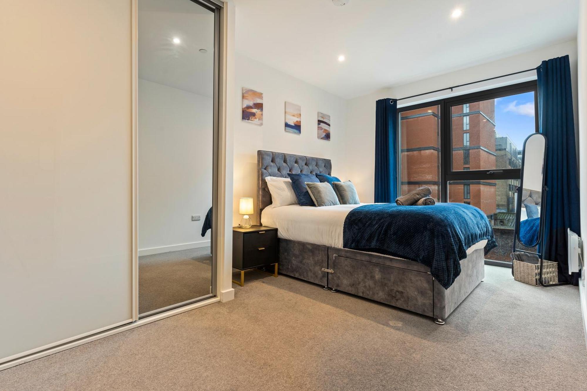 Shanti Suite - 2Bed 2Bath City Centre - Wifi - Netflix- Parking- Modern- Perfect For Family, Contractors, Leisure, Business By Shanti Nights Birmingam Exterior foto