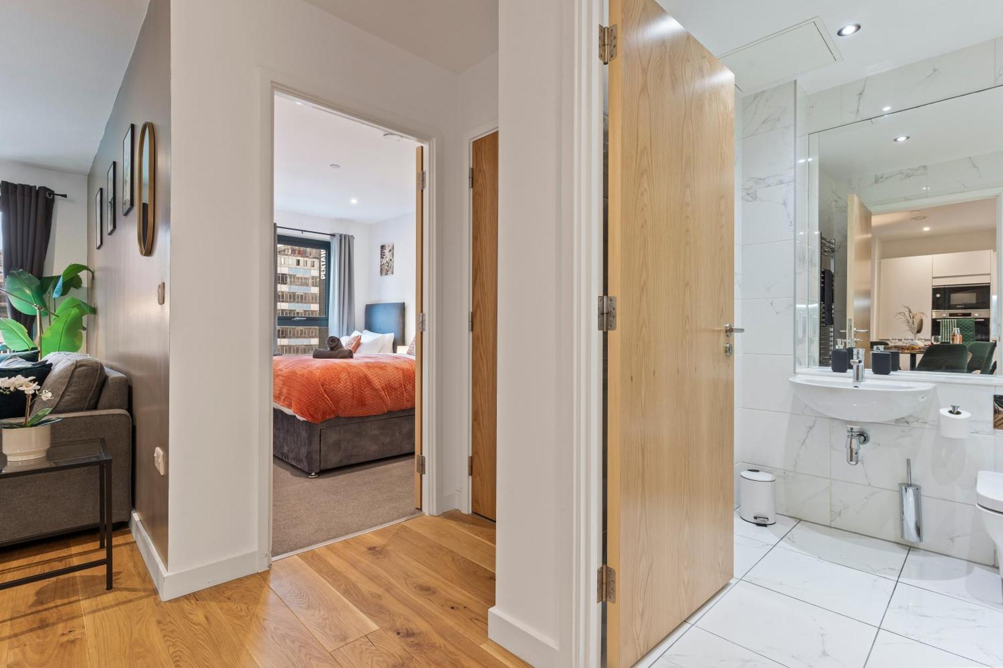 Shanti Suite - 2Bed 2Bath City Centre - Wifi - Netflix- Parking- Modern- Perfect For Family, Contractors, Leisure, Business By Shanti Nights Birmingam Exterior foto
