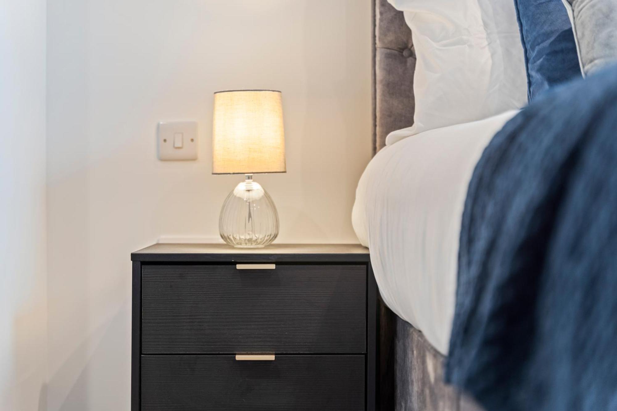 Shanti Suite - 2Bed 2Bath City Centre - Wifi - Netflix- Parking- Modern- Perfect For Family, Contractors, Leisure, Business By Shanti Nights Birmingam Exterior foto