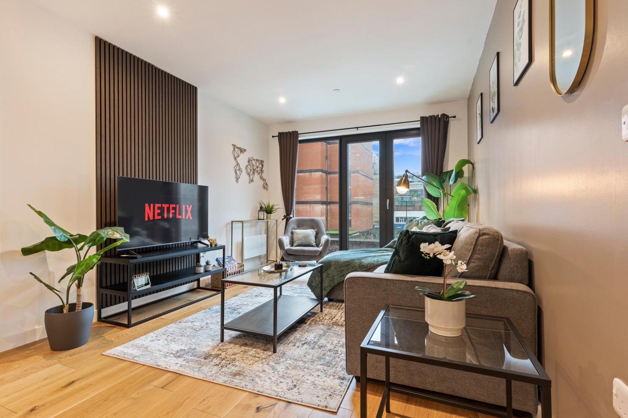 Shanti Suite - 2Bed 2Bath City Centre - Wifi - Netflix- Parking- Modern- Perfect For Family, Contractors, Leisure, Business By Shanti Nights Birmingam Exterior foto